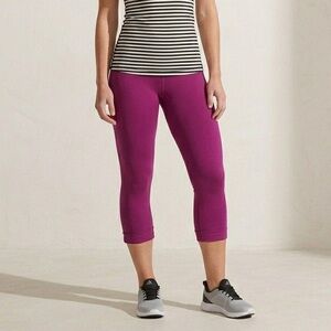 Lululemon Womens Cropped Fuchsia Leggings